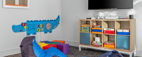 013-desert-blue-cw-gallery-amenity