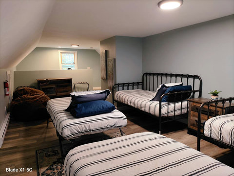 Here's one of the ways you can setup the beds.