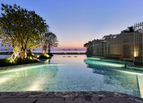 Sunset @ Veranda Poolside