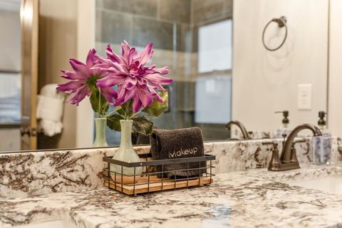 Double vanity in master bath
