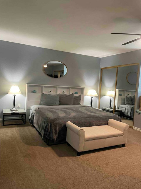 Huge bedroom, double closets, king bed, window small bed/seat and pull out twin trundle.
Please remove shoes all the times in the carpet area please 