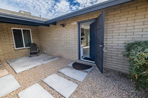 Private entrance with self check-in lockbox for flexible easy check in/out.