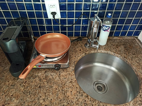 Novos equipamentos instalados: Cooktop elétrico de uma boca na suíte menor. Na maior tem um Cooktop a gás com 2 bocas.
Filtro de água gelada na suíte maior e filtro sem ajuste de temperatura na suíte menor.