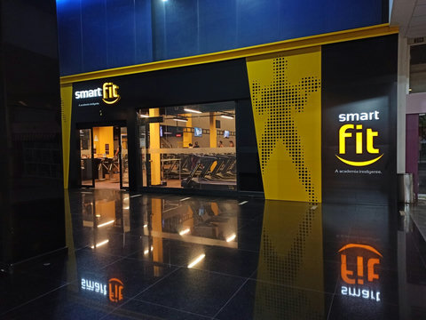 Academia Smartfit a poucos metros, no Barra Garden