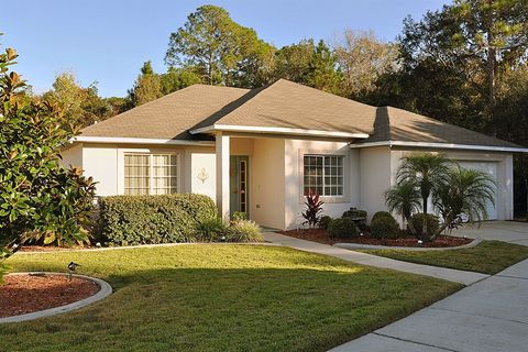 The secluded  & private Breezy Oak Villa, surrounded by tropical Florida forest.