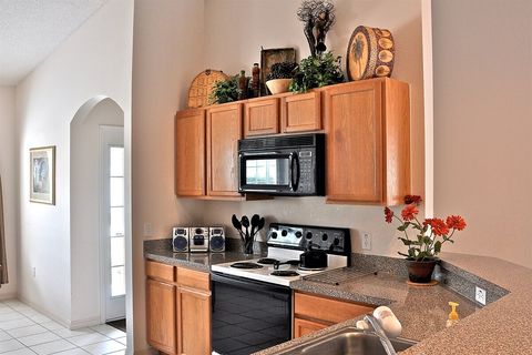 The kitchen has everything you need for preparing a quick snack or a full meal.
