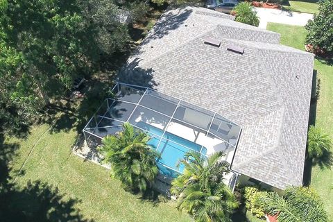 Imagine the peace, quiet and privacy of your own tropical retreat!