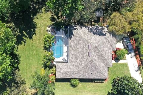 Breezy Oak Villa has been described as a mini-resort! You'll enjoy the outdoors!
