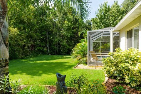 No rear neighbours allow you to enjoy your Florida retreat in peace and quiet!