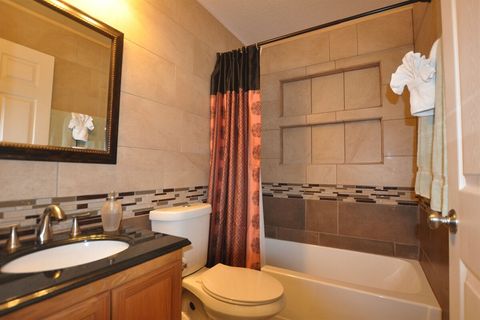 The Main Bath, right beside the Queen Bedroom. Fully renovated Nov/16.