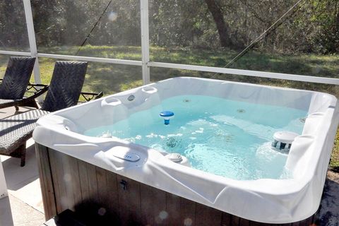 The hot tub is a great way to sooth tired muscles after a day in a theme park!
