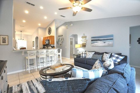 There's plenty of room for the entire family to relax! Photo January 2023