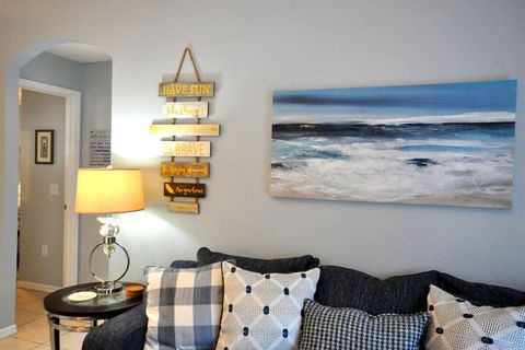 Professional decorating helps you enjoy your stay at Happy Oak Villa...