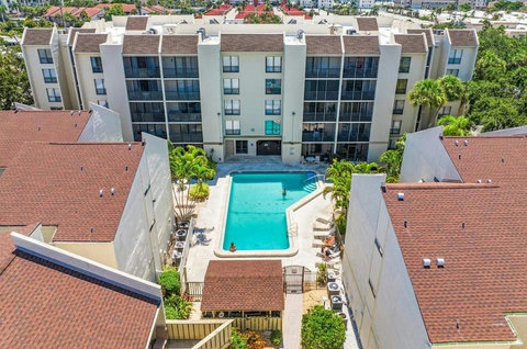 Overhead view (Pool centered in complex)