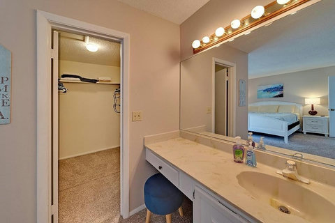 Master Bedroom Vanity and walk in closet