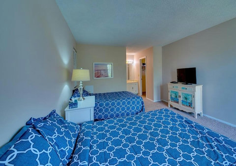2nd Bedroom (2 Full sized beds)