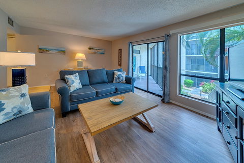 Living Room (Pool view lanai)