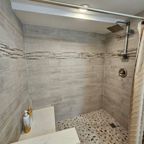 Shower with Bench
