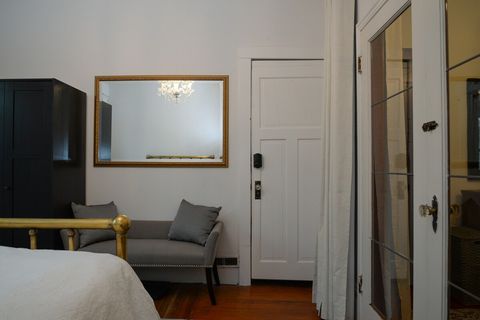 Bedroom with Queen Bed.