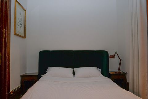 Den with Queen Bed