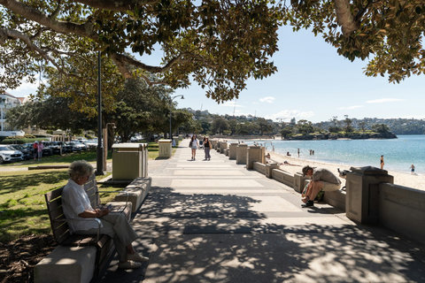 Stroll along the Balmoral waterfront and enjoy the relaxed seaside atmosphere just moments from Mosman