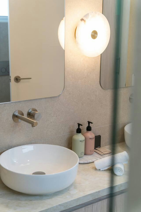 Modern bathrooms feature quality fixtures, premium toiletries and contemporary finishes.
