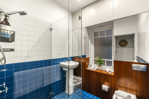 Bathroom | A bright, modern bathroom provides a fresh and practical space for your daily routine