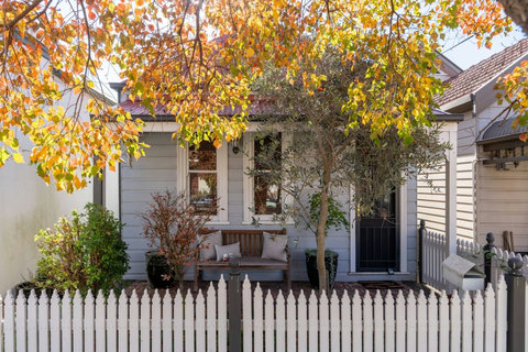 Classic timber cottage in a quiet Leichhardt street