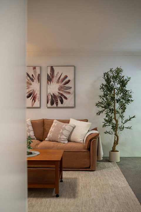Put your feet up in the cosy lounge before heading out to explore nearby Darling Harbour