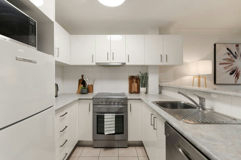 Prepare anything from a quick breakfast to dinner at home in the fully equipped kitchen