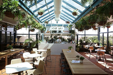 Leafy local venues make it easy to settle in for lunch, drinks or a relaxed afternoon close to home