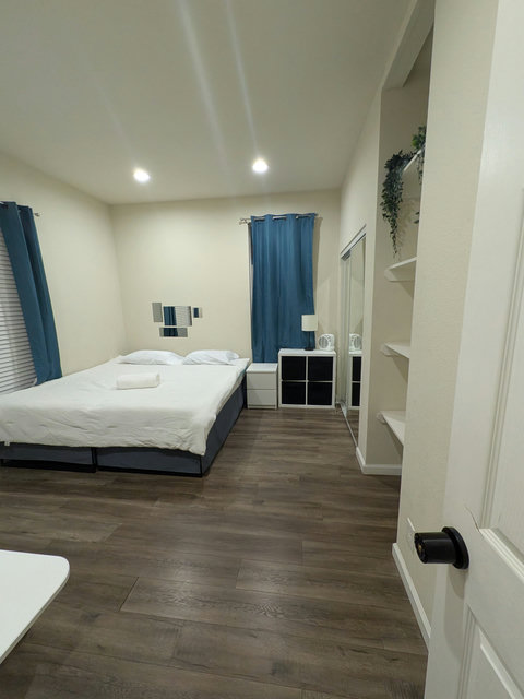 Bedroom 1 of 3