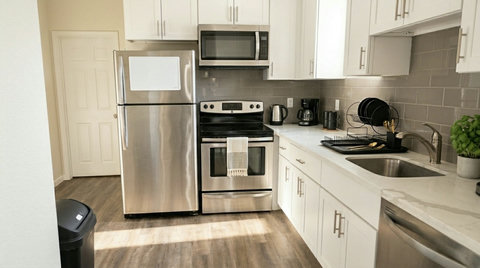 Full kitchen