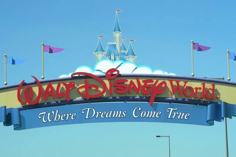 Magical Proximity to Disney - Experience the joy of Disney World only 10 minutes away.