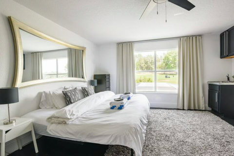 Choose your preferred setup with a king bed or two twin beds for a restful night's sleep.
