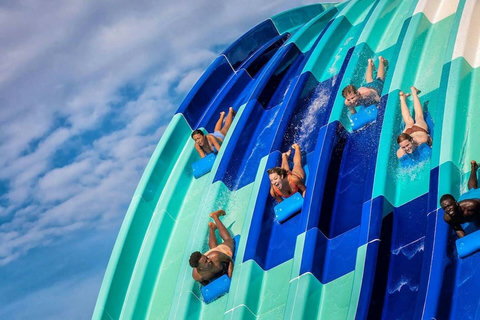 Unwind Near Disney World - Just 7.5 miles away from Margaritaville, & Promenade at Sunset Walk, Gloria Estefan's Kitchen with Live Music 6 nights a week (Tue-Sun),  and Island H2O Water Park, the perfect spots for endless enjoyment.