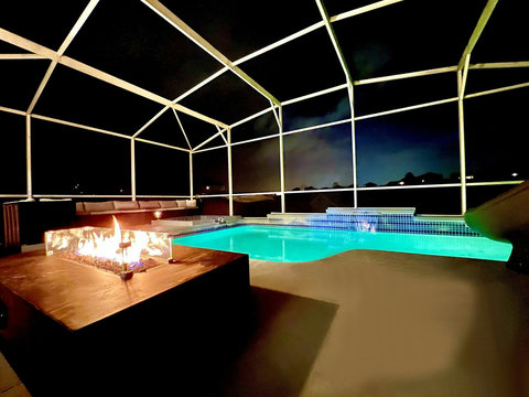 Enjoy a private pool patio with firepit, hammock, sun loungers, putting green, games, BBQs, driving range, and access to the clubhouse with world-class dining. All this overlooking a championship golf course designed by renowned Mike Dasher.