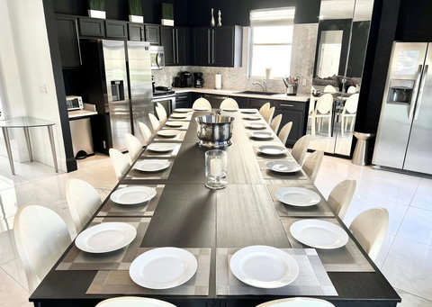 Indulge in exclusive private chef dinners in our Private Dining Room. Enjoy Philip Starck-designed chairs for up to 20 persons inside and 24 persons outside, overlooking the private pool and golf course. Unwind with cocktails at the Fire Pit.

