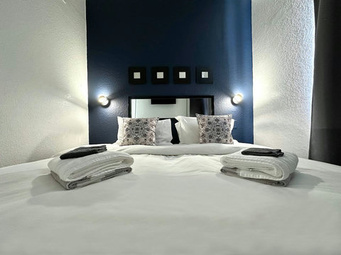 Choose between 1 King Bed or 2 Twin Beds for a restful and customizable stay.