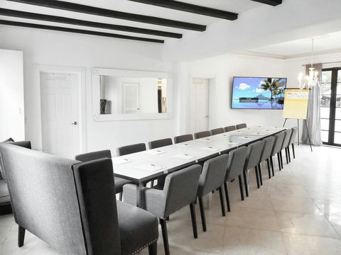 Additional tables and chairs can be added if and when you need to arrange a meeting. 