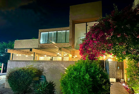Villa Bougainvillea - ScottsdaleGolfVilla - ScottsdaleResortVillas - Best of both worlds with a Private Villa with Private SPA & access to Full Service Resort with Full Resort Amenities including Resort Pool, Gym, Restaurant, Bar, Kayaks, Lake, Golf