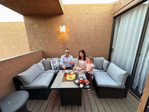 Gather 'round the fire! Enjoy marshmallow roasting with provided sticks on your private firepit on patio. A cherished activity among families and friends, creating cherished memories in the warmth of the evening.
