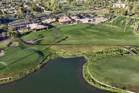 Ultimate Resort Experience: Stay in a beautiful Resort Villa within walking distance to world-class golf resort courses and the Resort Lake. Enjoy the privacy of a Private Villa and access to Resort Amenities, including the Resort Pool nearby.

