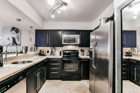 Fully equipped kitchen with everything you need. A perfect blend of style and functionality! 