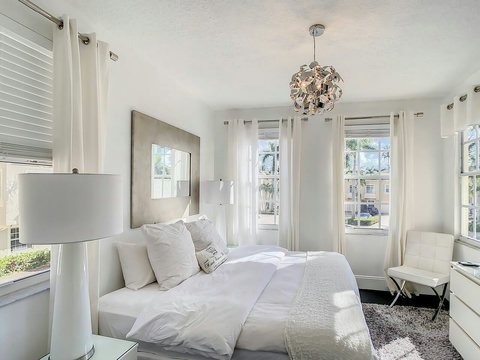 Experience our elegant bedroom, where you can choose between 1 King or 2 Twin beds for your perfect slumber.