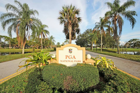 Discover tranquility! Experience our elegant home, surrounded by the beauty of PGA National Park for a peaceful stay.