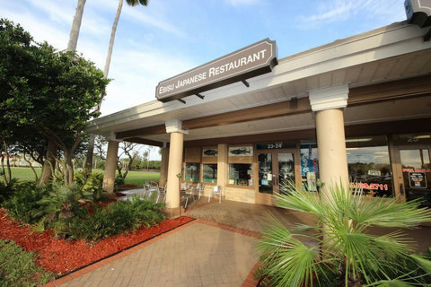Foodie's paradise! Stay in our chic home, surrounded by PGA National Dining, a haven for those who savor gourmet delights.