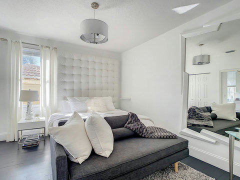 Experience our elegant bedroom, where you can choose between 1 King or 2 Twin beds for your perfect slumber.