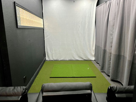Your Exclusive Golf Studio - Experience pro-level practice with Bryson DeChambeau & Bubba Watson's Golf Launch Monitor & Simulator. Pre-book with a deposit, at least 3 weeks before your stay.
