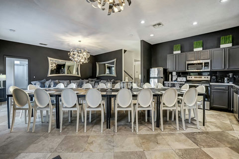 Indulge in exclusive private chef dinners in our Private Dining Room. Enjoy Philip Starck designed chairs for up to 20 persons inside and 24 persons outside, overlooking the private pool and golf course. Unwind with cocktails at the Fire Pit.

